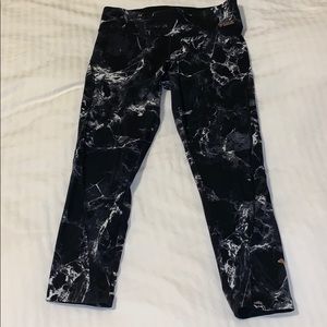 PINK Victoria’s Secret Ultimate Tie Dye Leggings S